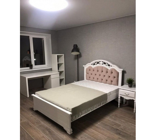 Двуспальная кровать Венеция MUR-101-01 с каретной стяжкой
